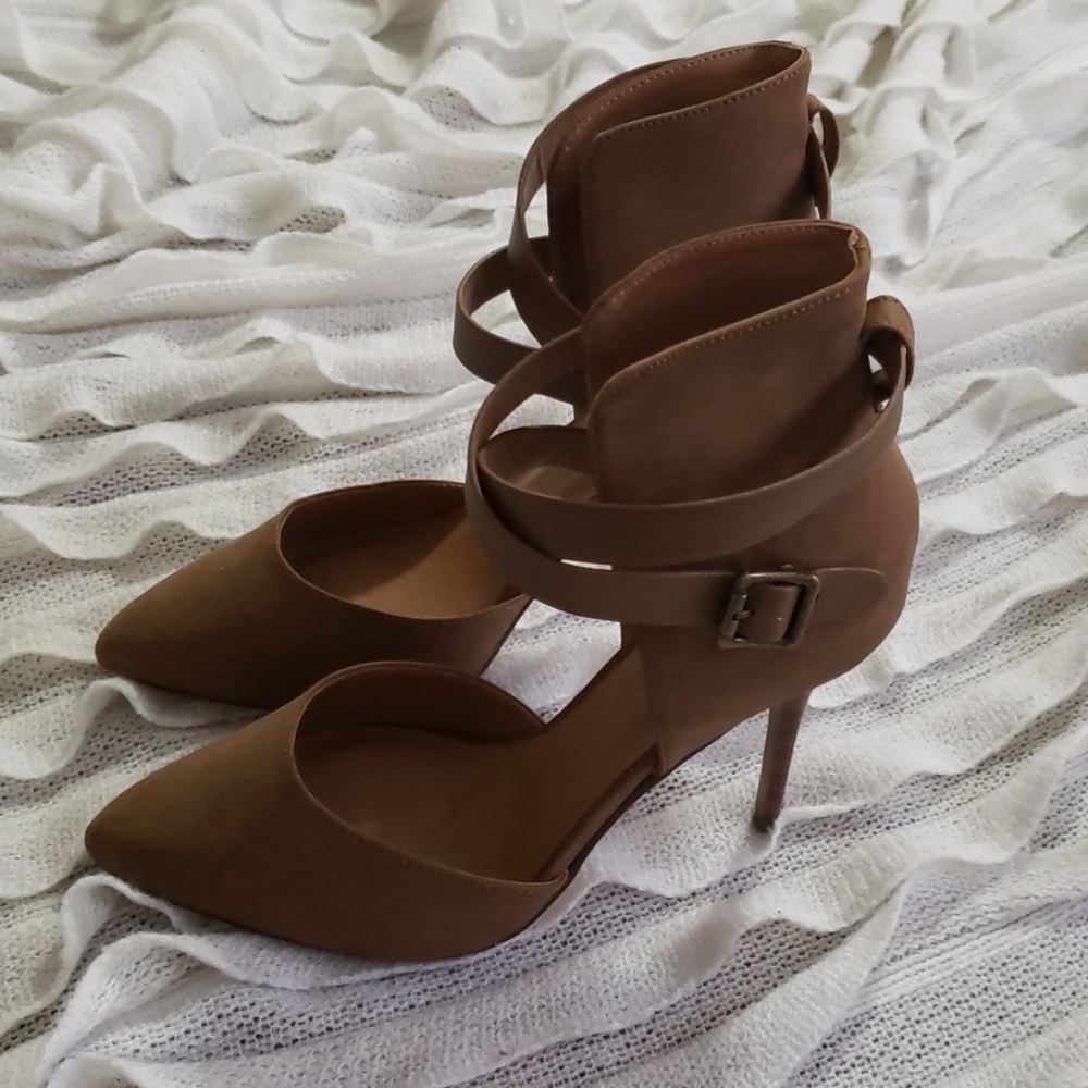 Brand new suede heals